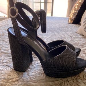 Madden Girl black two piece block heels sandals sparkle Sz 8.5